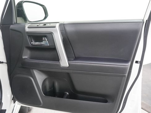 Used 2022 Toyota 4Runner Limited AWD/4WD image 11