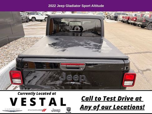 Used 2022 Jeep Gladiator Sport image 10