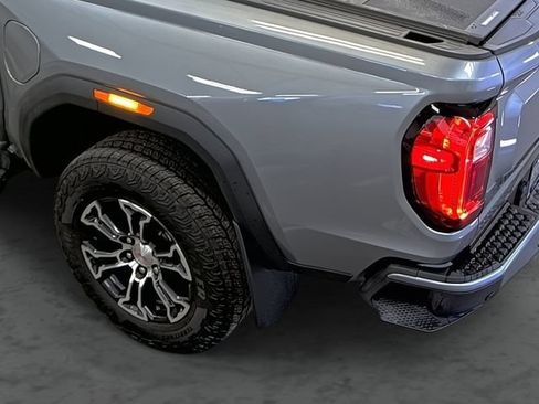 Used 2025 GMC Canyon AT4 w/ Technology Plus Package AWD/4WD image 10