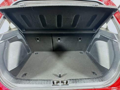 Used 2025 Hyundai Venue SEL FWD image 28