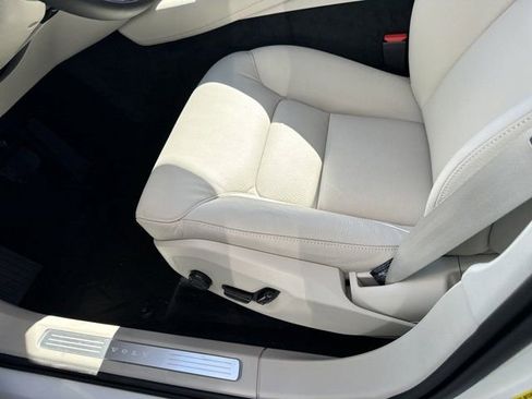 New 2025 Volvo XC90 T8 Plus w/ Protection Package Premier AWD/4WD image 16