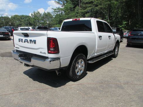 Used 2025 RAM 2500 Big Horn AWD/4WD image 5