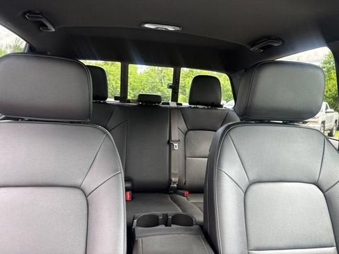 Used 2025 Chevrolet Colorado Trail Boss AWD/4WD image 39
