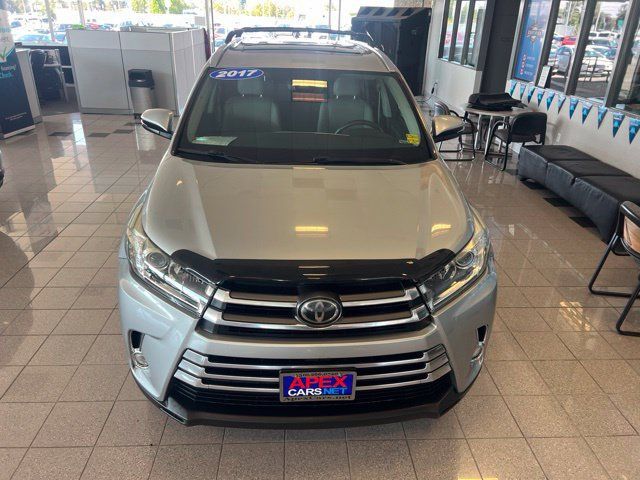 Used 2017 Toyota Highlander Limited AWD/4WD image 19
