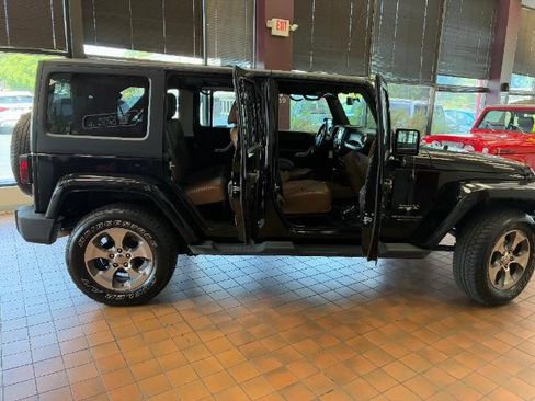 Used 2016 Jeep Wrangler Unlimited Sahara w/ Max Tow Package AWD/4WD image 39