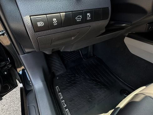 Used 2019 Toyota Camry LE FWD image 12