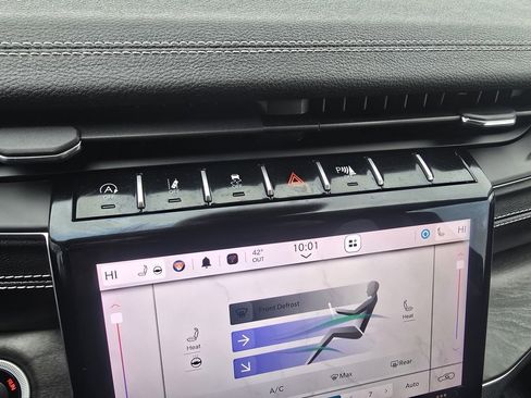 Used 2023 Jeep Grand Cherokee Limited image 23