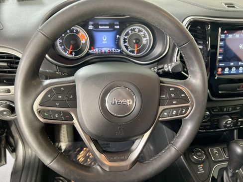 Used 2022 Jeep Cherokee Limited image 11