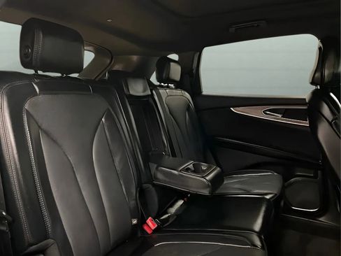 Used 2020 Lincoln Nautilus Reserve FWD image 11