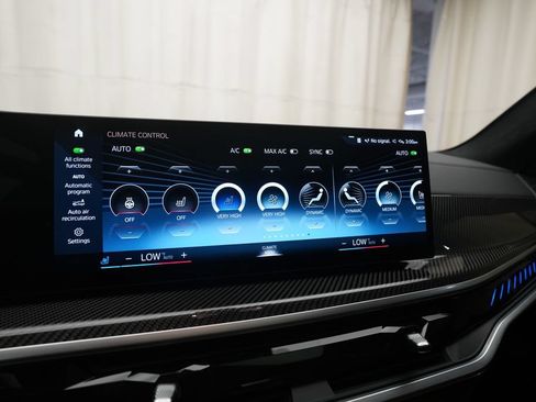 Used 2023 BMW X7 M60i w/ Executive Package AWD/4WD image 20