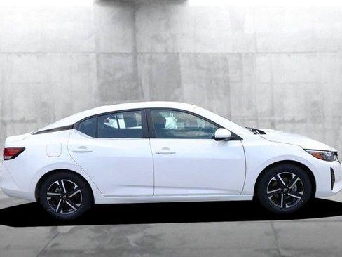 Used 2024 Nissan Sentra SV FWD image 5