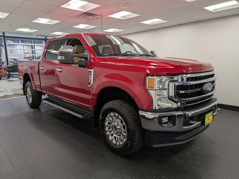 Used 2022 Ford F250 Lariat w/ Chrome Package image 3