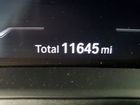 Used 2022 BMW M4 xDrive Competition image 6