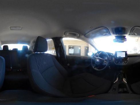 Used 2025 Toyota Corolla LE FWD image 40