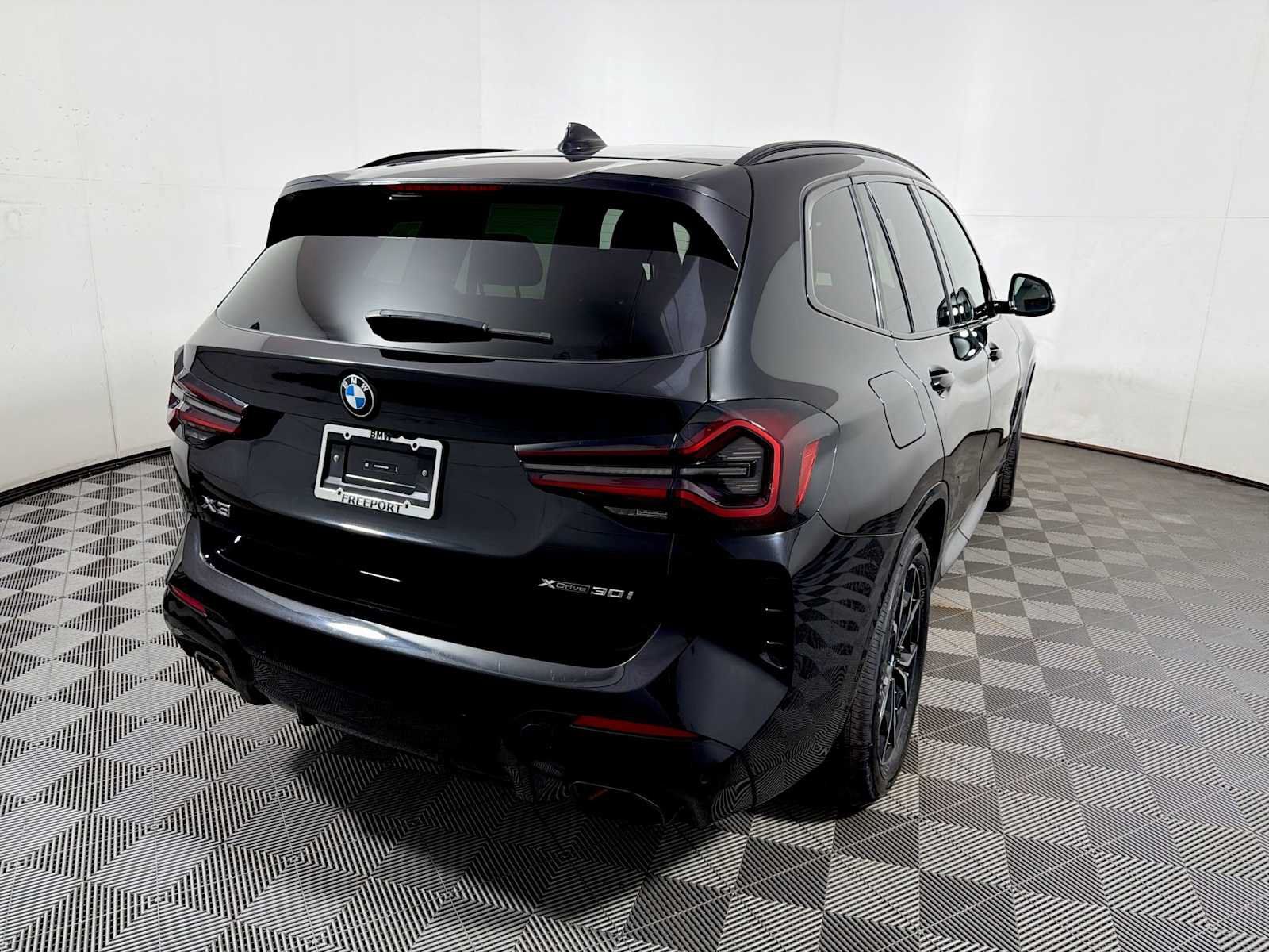 Used 2024 BMW X3 xDrive30i w/ M Sport Package AWD/4WD image 6