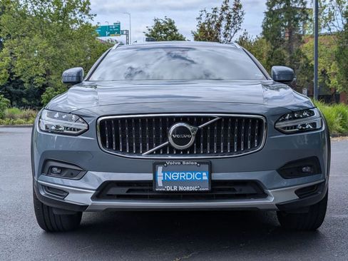 Used 2022 Volvo V90 B6 Cross Country w/ Protection Package AWD/4WD image 2