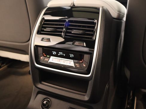 New 2026 BMW X7 xDrive40i w/ M Sport Package image 16