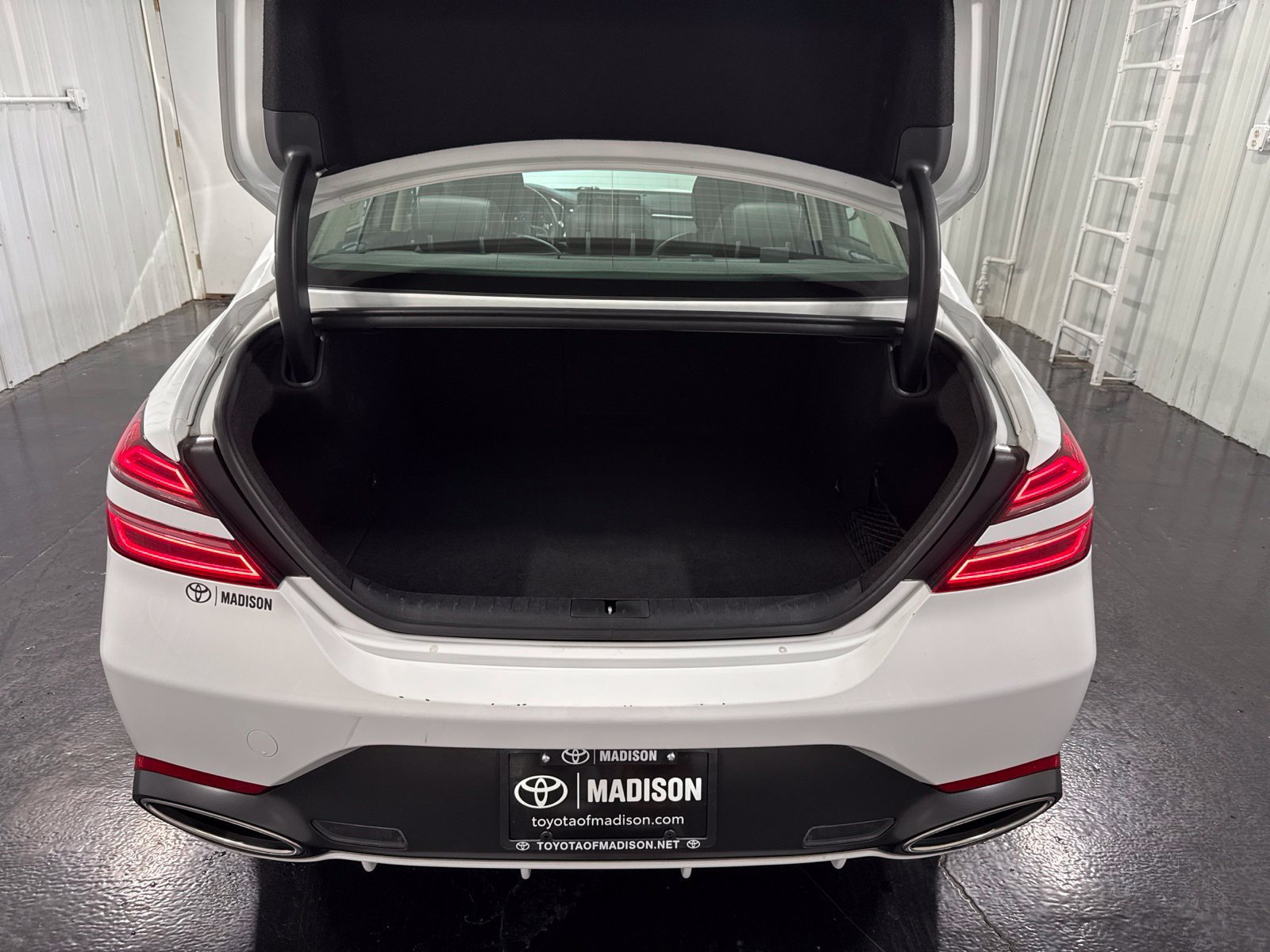 Used 2025 Genesis G70 2.5T AWD/4WD image 45