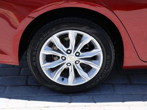 Used 2019 Chevrolet Malibu LT FWD image 44