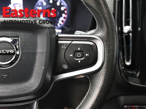 Used 2020 Volvo XC40 T5 R-Design AWD/4WD image 16