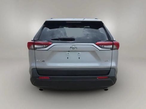 Used 2019 Toyota RAV4 XLE FWD image 8