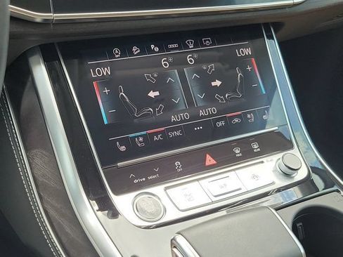 Certified 2025 Audi Q7 3.0T Prestige AWD/4WD image 27