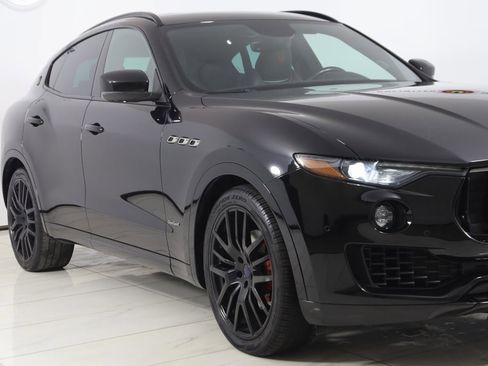 Used 2018 Maserati Levante GranSport image 48