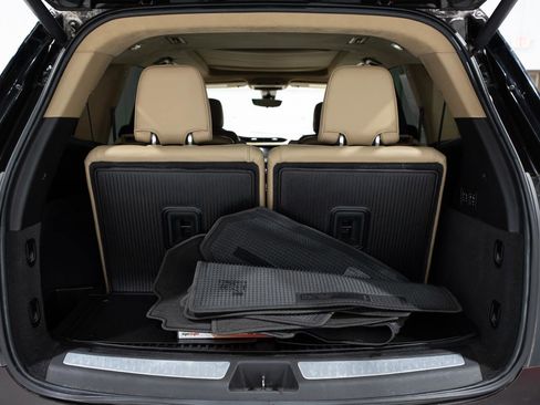 Used 2020 Cadillac XT6 Premium Luxury w/ Platinum Package image 41