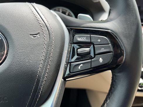 Used 2019 BMW 530i w/ Convenience Package RWD image 20