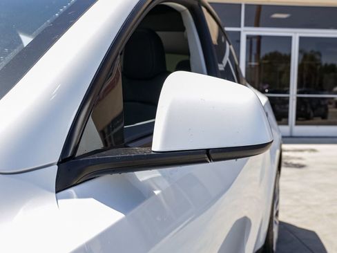 Used 2023 Tesla Model Y Long Range AWD/4WD image 12