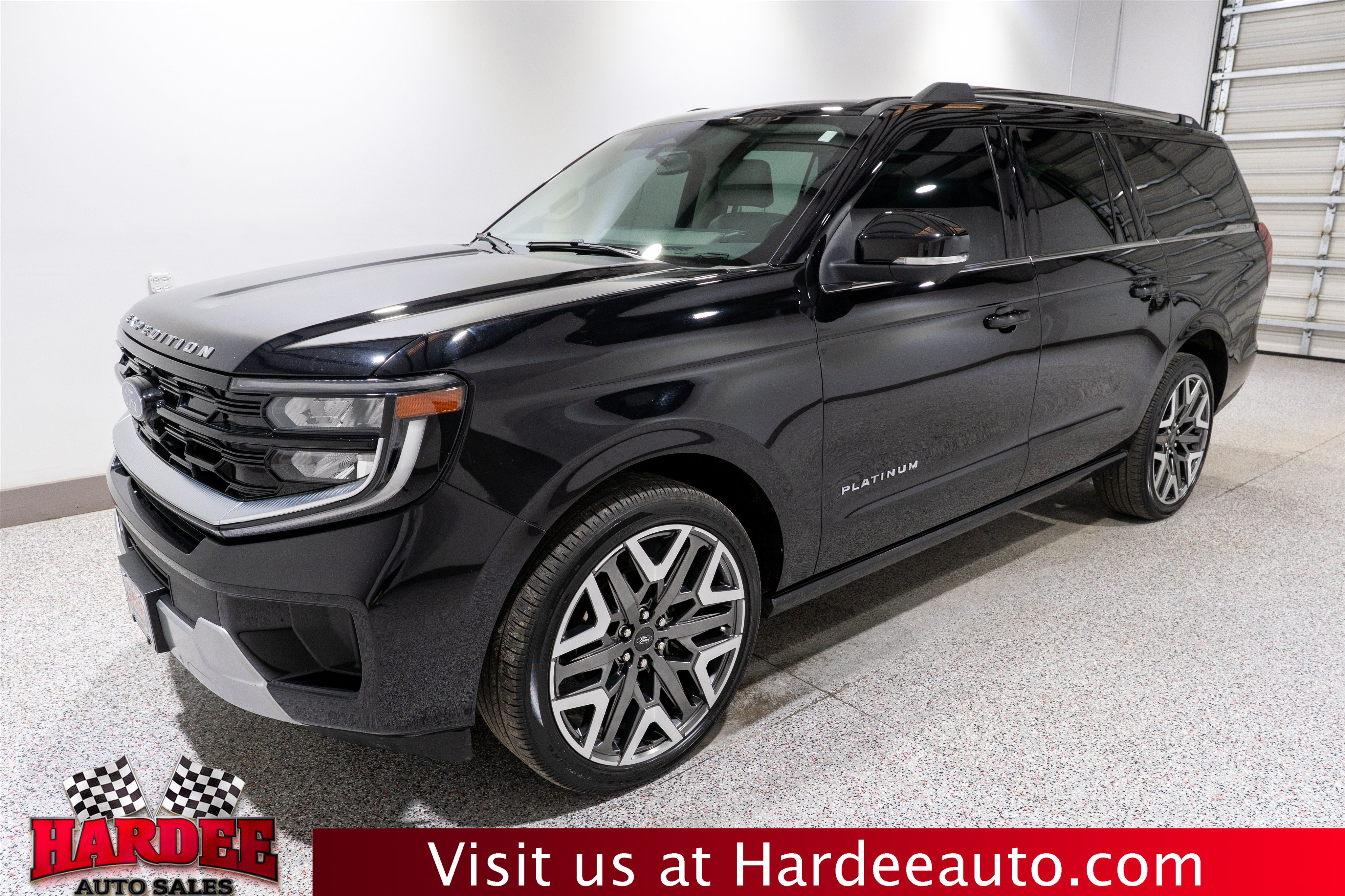 Used 2025 Ford Expedition Max Platinum w/ Platinum Ultimate Package AWD/4WD image 2