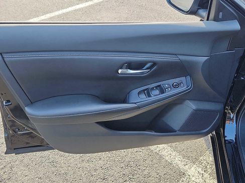 Used 2023 Nissan Sentra SV FWD image 12