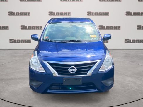 Used 2019 Nissan Versa SV FWD image 3