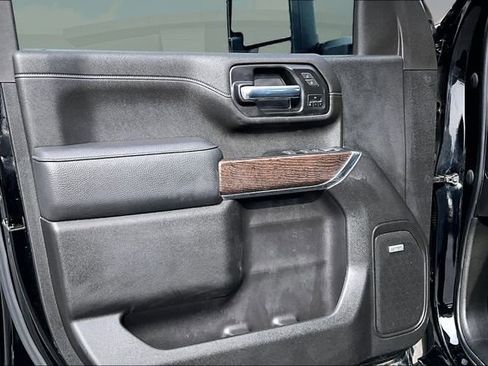 Used 2022 GMC Sierra 2500 Denali w/ Denali Ultimate Package image 17