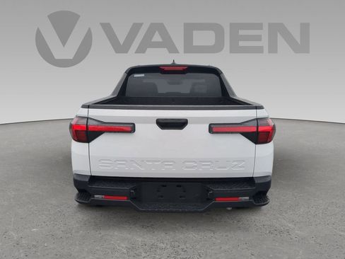 Certified 2025 Hyundai Santa Cruz SEL FWD image 9