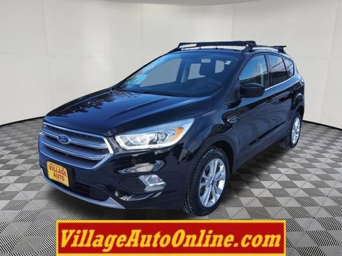 Used 2017 Ford Escape SE w/ Equipment Group 201A image 1