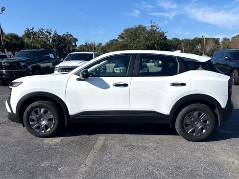 Used 2025 Nissan Kicks S image 24