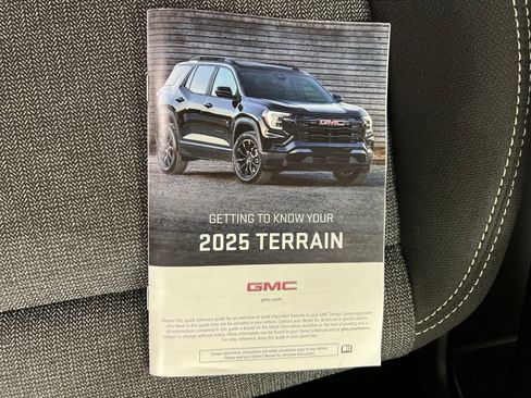 Used 2025 GMC Terrain Elevation image 28