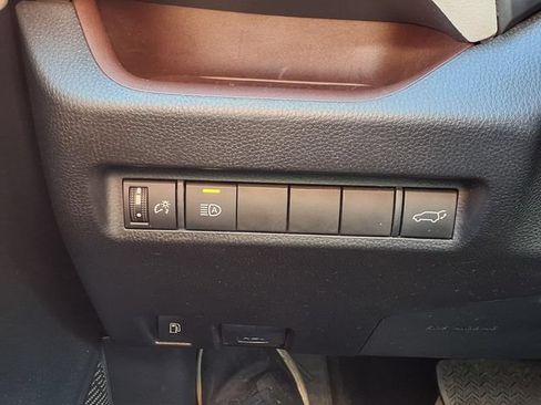 Used 2022 Toyota RAV4 Limited AWD/4WD image 73