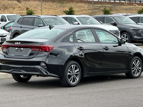 Used 2024 Kia Forte LXS FWD image 3