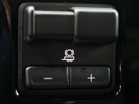 Used 2024 Chevrolet Silverado 3500 High Country w/ High Country Premium Package image 38