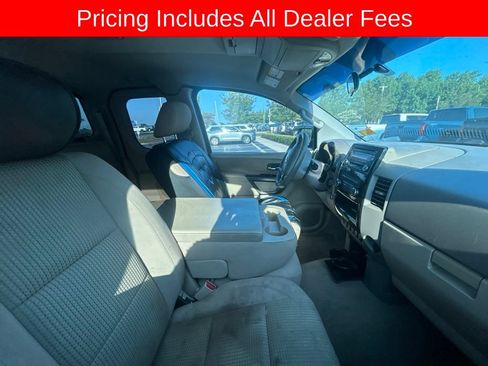Used 2015 Nissan Titan SV w/ Tow Package RWD image 3
