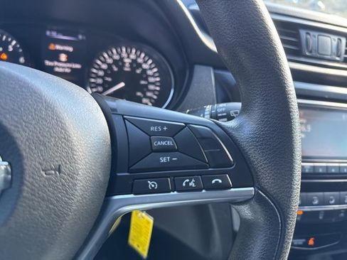 Used 2018 Nissan Rogue Sport S image 22