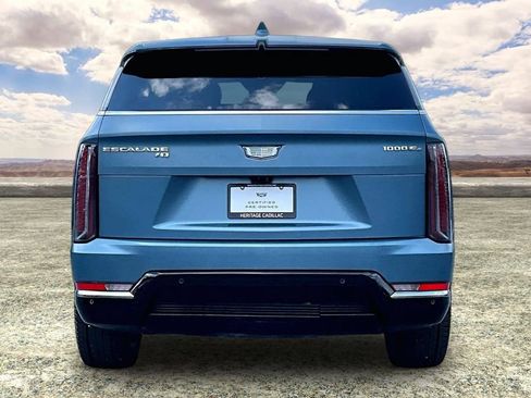 Certified 2025 Cadillac Escalade IQ Luxury 2 AWD/4WD image 6