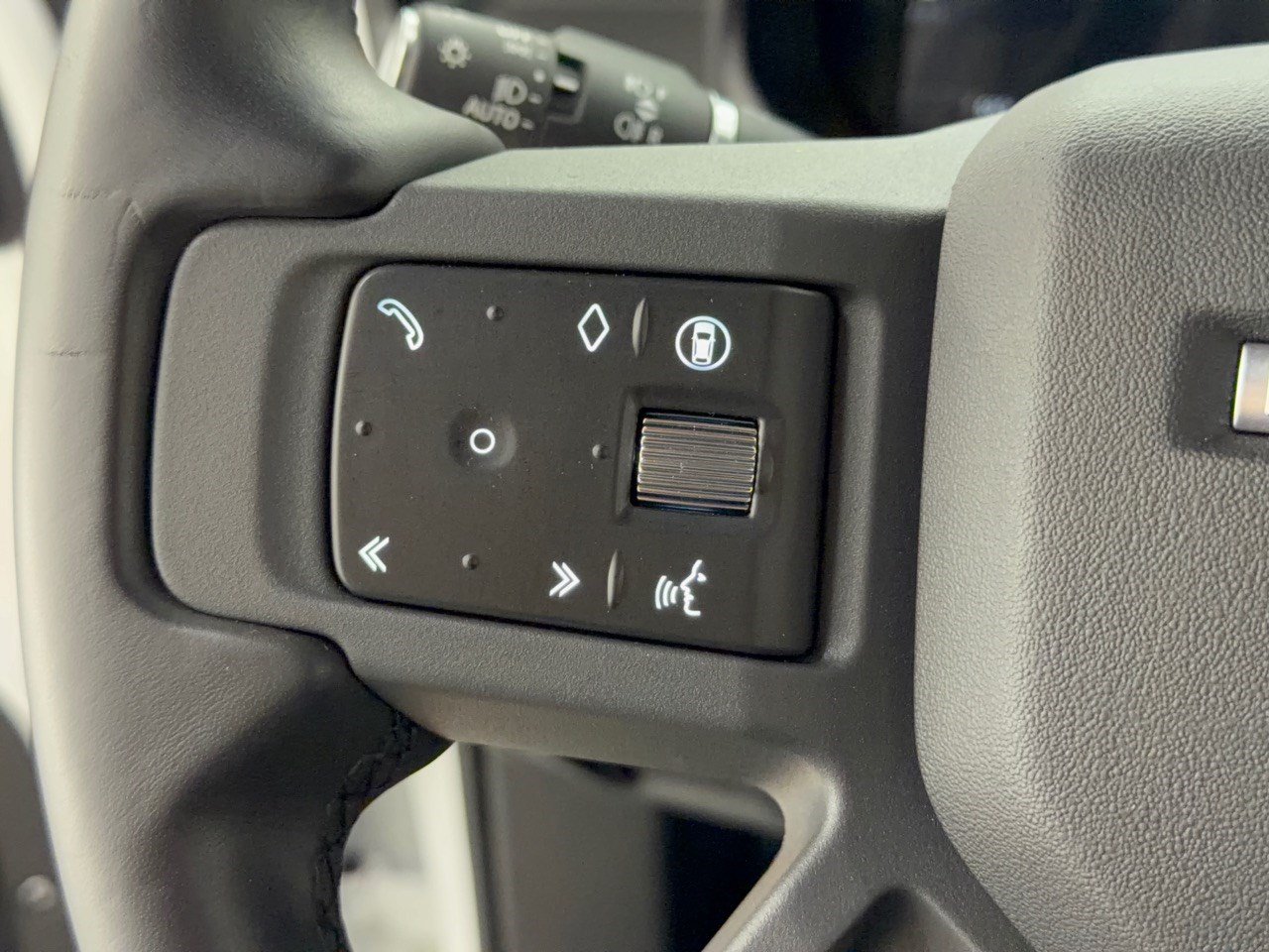 Certified 2026 Land Rover Defender 110 S AWD/4WD image 18