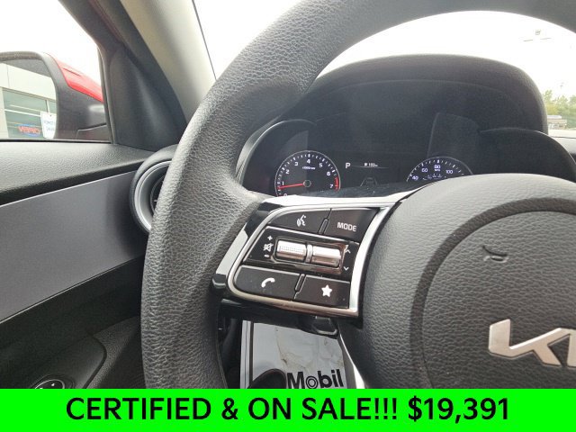 Used 2024 Kia Forte LXS w/ LXS Technology Package FWD image 17