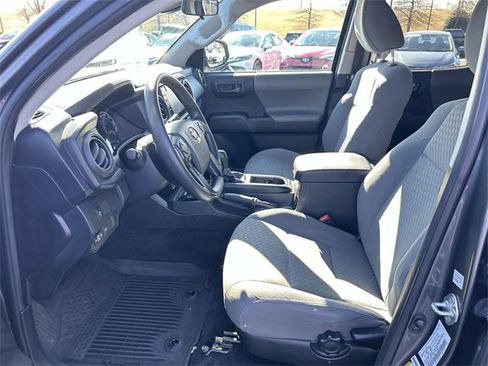 Used 2022 Toyota Tacoma SR image 18