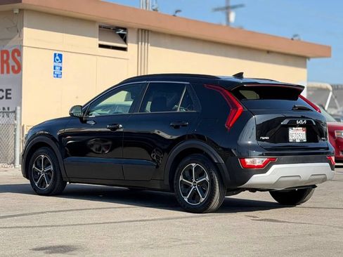 Used 2023 Kia Niro EX FWD image 10