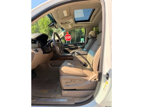 Used 2017 Chevrolet Suburban Premier image 15