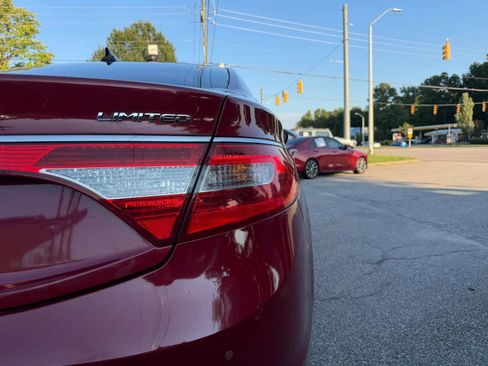 Used 2014 Hyundai Azera Limited w/ Option Group 02 FWD image 35